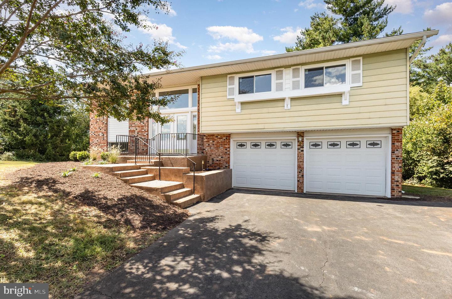 4216 HIGH RIDGE RD, HAYMARKET, Virginia 20169, 4 Bedrooms Bedrooms, ,2 BathroomsBathrooms,Residential,For sale,4216 HIGH RIDGE RD,VAPW2113302 MLS # VAPW2113302