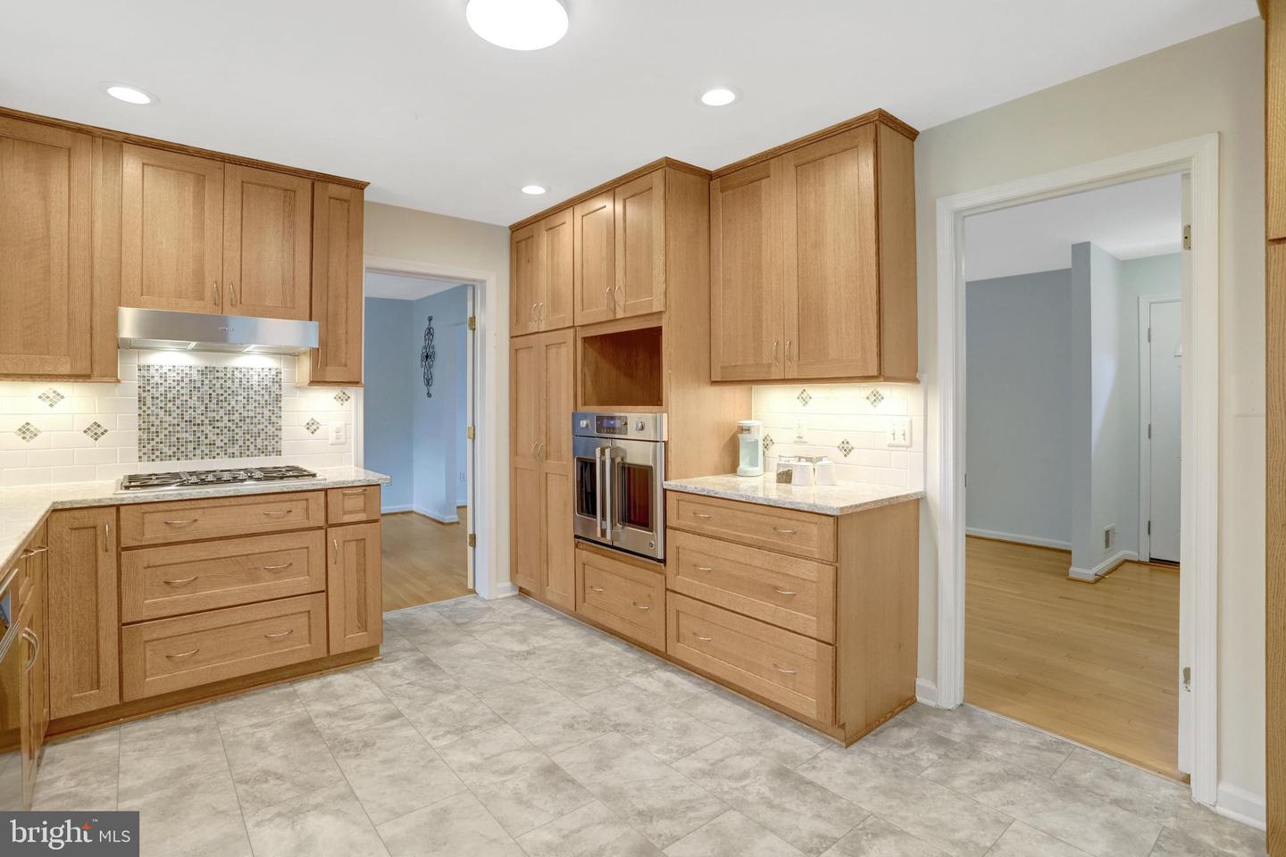 8816 VICTORIA RD, SPRINGFIELD, Virginia 22151, 4 Bedrooms Bedrooms, ,2 BathroomsBathrooms,Residential,For sale,8816 VICTORIA RD,VAFX2292896 MLS # VAFX2292896