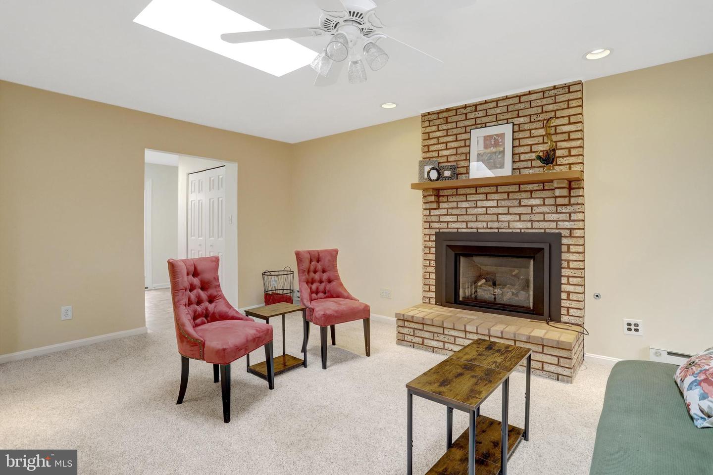 8816 VICTORIA RD, SPRINGFIELD, Virginia 22151, 4 Bedrooms Bedrooms, ,2 BathroomsBathrooms,Residential,For sale,8816 VICTORIA RD,VAFX2292896 MLS # VAFX2292896