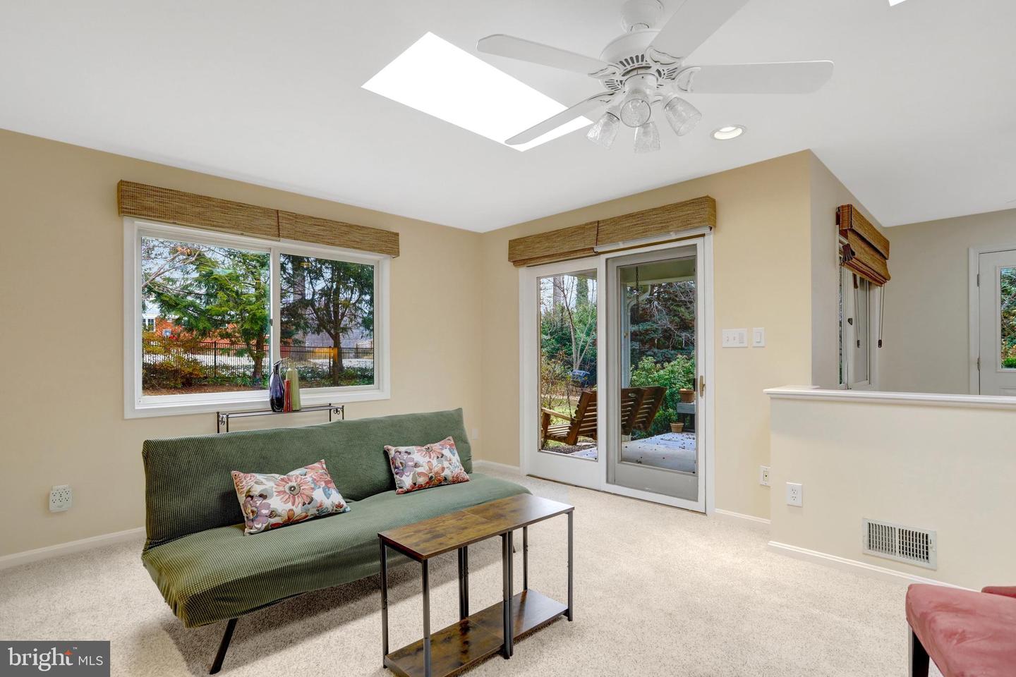 8816 VICTORIA RD, SPRINGFIELD, Virginia 22151, 4 Bedrooms Bedrooms, ,2 BathroomsBathrooms,Residential,For sale,8816 VICTORIA RD,VAFX2292896 MLS # VAFX2292896