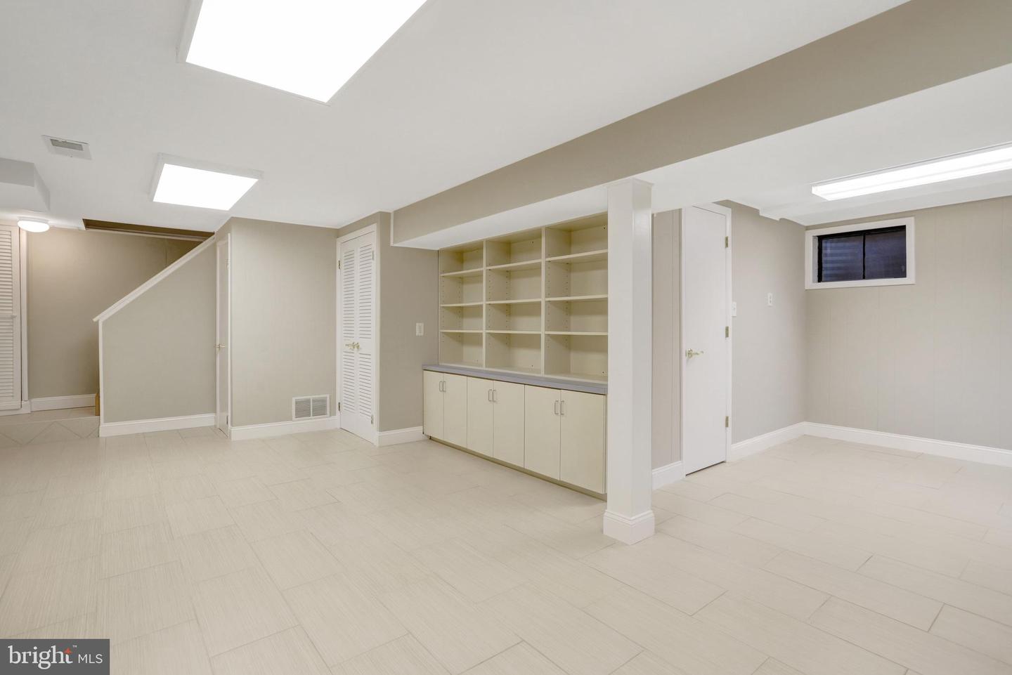 8816 VICTORIA RD, SPRINGFIELD, Virginia 22151, 4 Bedrooms Bedrooms, ,2 BathroomsBathrooms,Residential,For sale,8816 VICTORIA RD,VAFX2292896 MLS # VAFX2292896