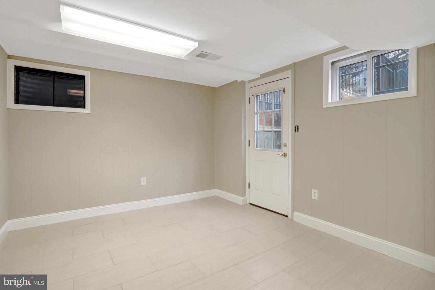 8816 VICTORIA RD, SPRINGFIELD, Virginia 22151, 4 Bedrooms Bedrooms, ,2 BathroomsBathrooms,Residential,For sale,8816 VICTORIA RD,VAFX2292896 MLS # VAFX2292896