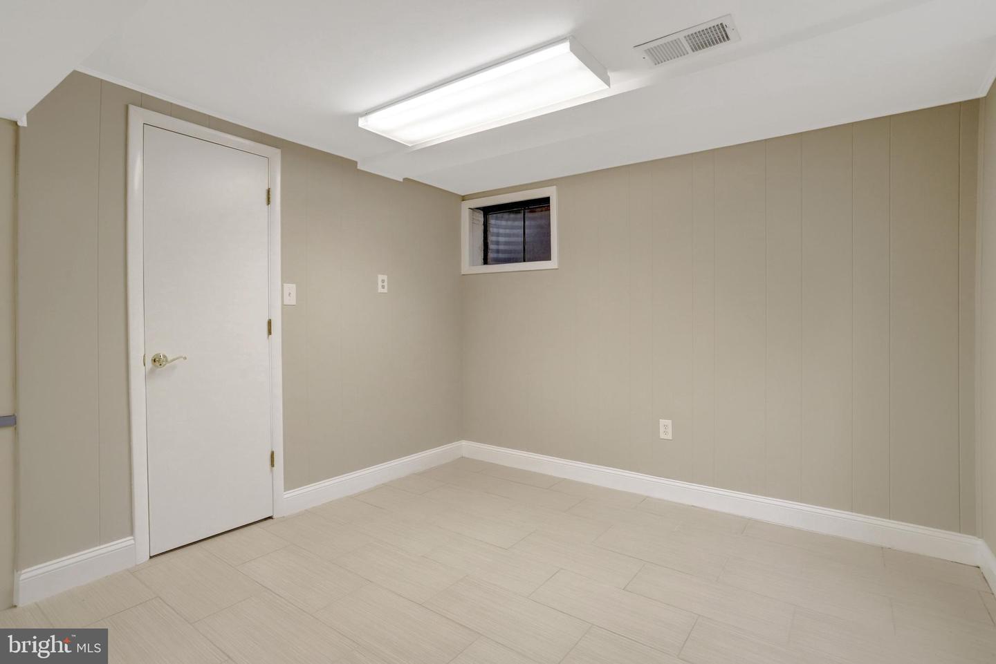 8816 VICTORIA RD, SPRINGFIELD, Virginia 22151, 4 Bedrooms Bedrooms, ,2 BathroomsBathrooms,Residential,For sale,8816 VICTORIA RD,VAFX2292896 MLS # VAFX2292896