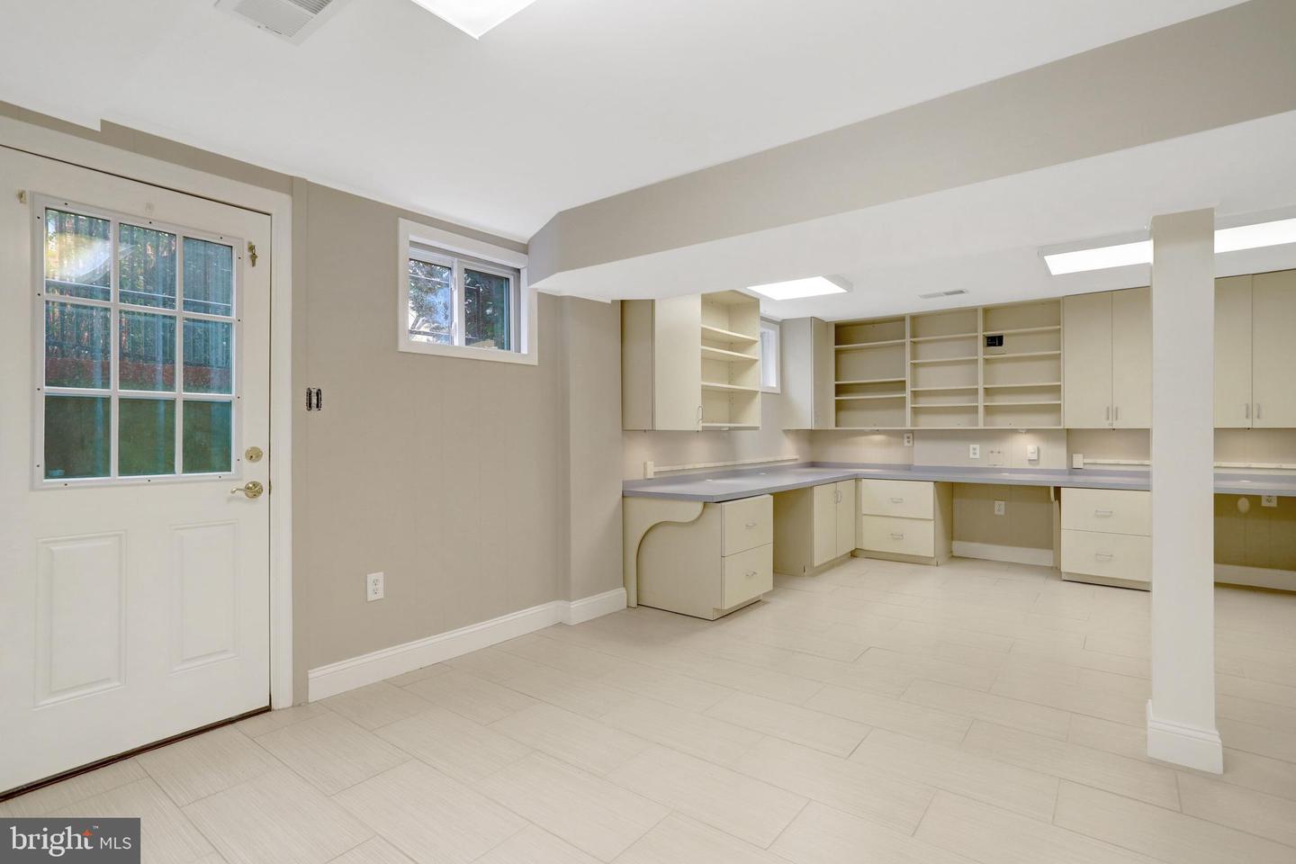 8816 VICTORIA RD, SPRINGFIELD, Virginia 22151, 4 Bedrooms Bedrooms, ,2 BathroomsBathrooms,Residential,For sale,8816 VICTORIA RD,VAFX2292896 MLS # VAFX2292896