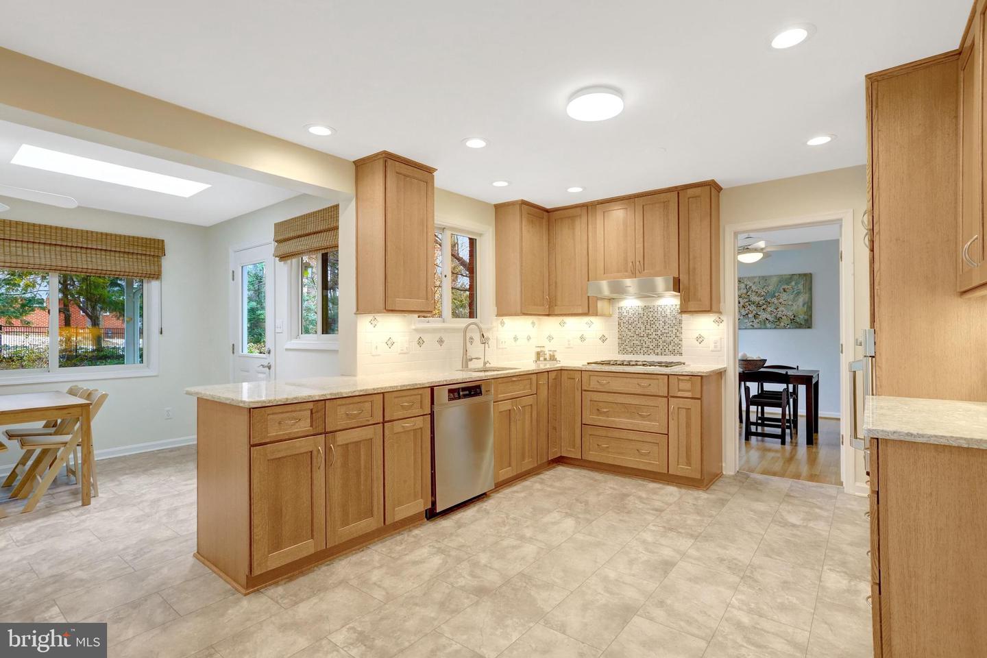 8816 VICTORIA RD, SPRINGFIELD, Virginia 22151, 4 Bedrooms Bedrooms, ,2 BathroomsBathrooms,Residential,For sale,8816 VICTORIA RD,VAFX2292896 MLS # VAFX2292896