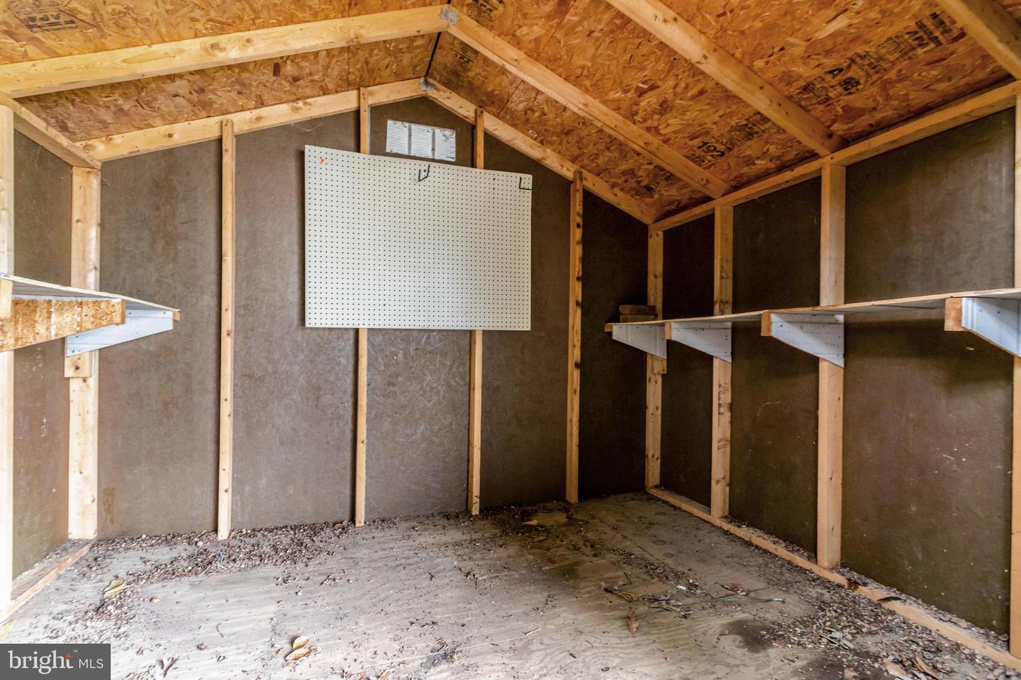 8816 VICTORIA RD, SPRINGFIELD, Virginia 22151, 4 Bedrooms Bedrooms, ,2 BathroomsBathrooms,Residential,For sale,8816 VICTORIA RD,VAFX2292896 MLS # VAFX2292896