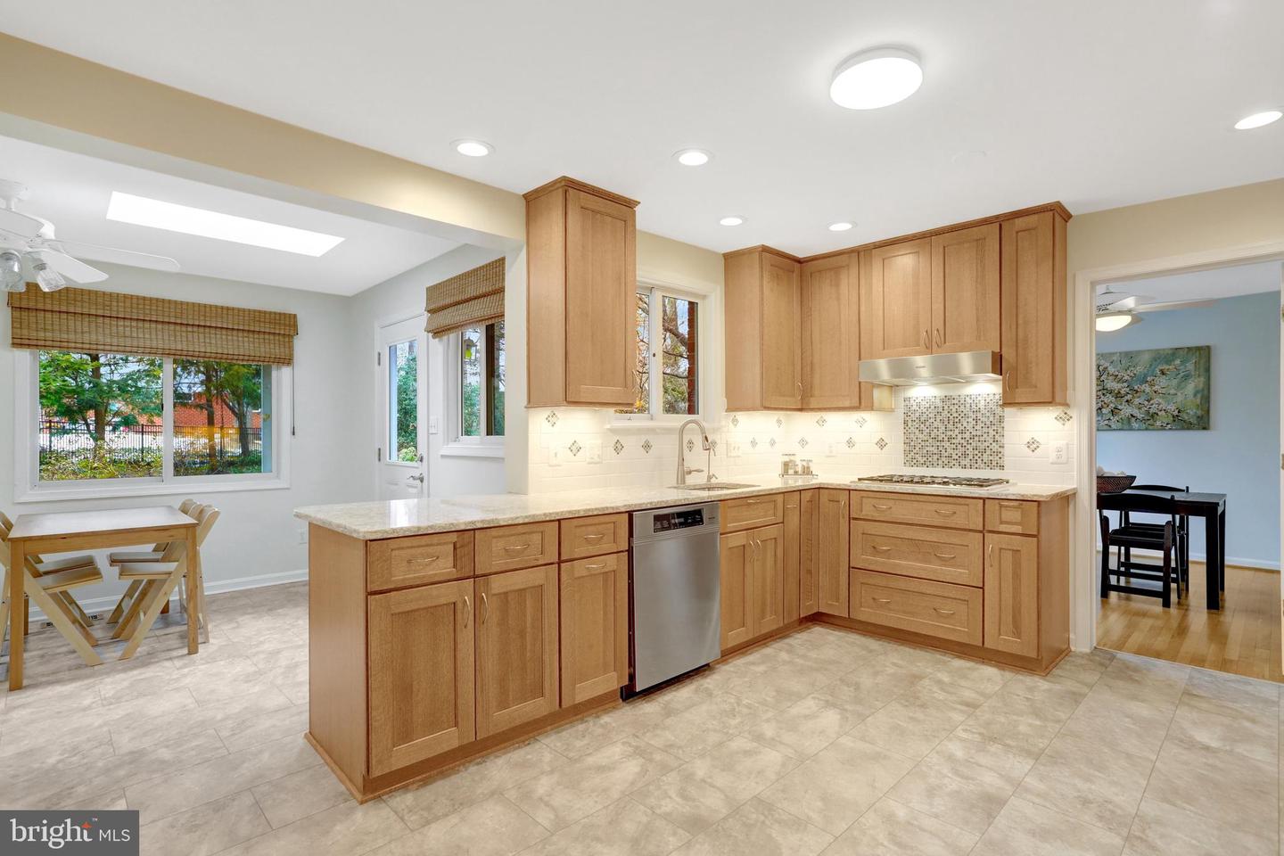 8816 VICTORIA RD, SPRINGFIELD, Virginia 22151, 4 Bedrooms Bedrooms, ,2 BathroomsBathrooms,Residential,For sale,8816 VICTORIA RD,VAFX2292896 MLS # VAFX2292896