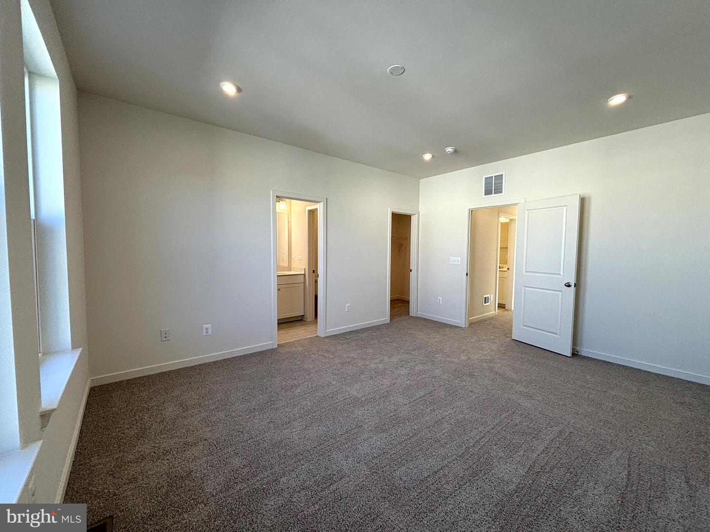 17968 ALICIA AVE, DUMFRIES, Virginia 22026, 4 Bedrooms Bedrooms, ,3 BathroomsBathrooms,Residential,For sale,17968 ALICIA AVE,VAPW2113320 MLS # VAPW2113320