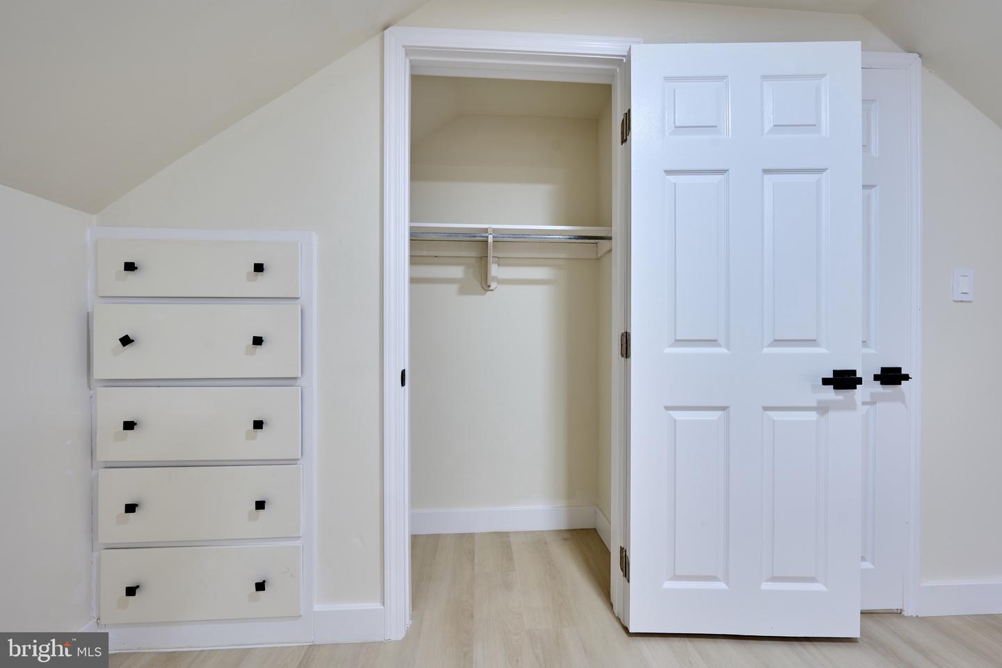 1904 LAMSON PL, MCLEAN, Virginia 22101, 6 Bedrooms Bedrooms, ,3 BathroomsBathrooms,Residential,For sale,1904 LAMSON PL,VAFX2292902 MLS # VAFX2292902 1904 LAMSON PL, MCLEAN, Virginia 22101, 6 Bedrooms Bedrooms, ,3 BathroomsBathrooms,Residential,For sale,1904 LAMSON PL,VAFX2292902 MLS # VAFX2292902