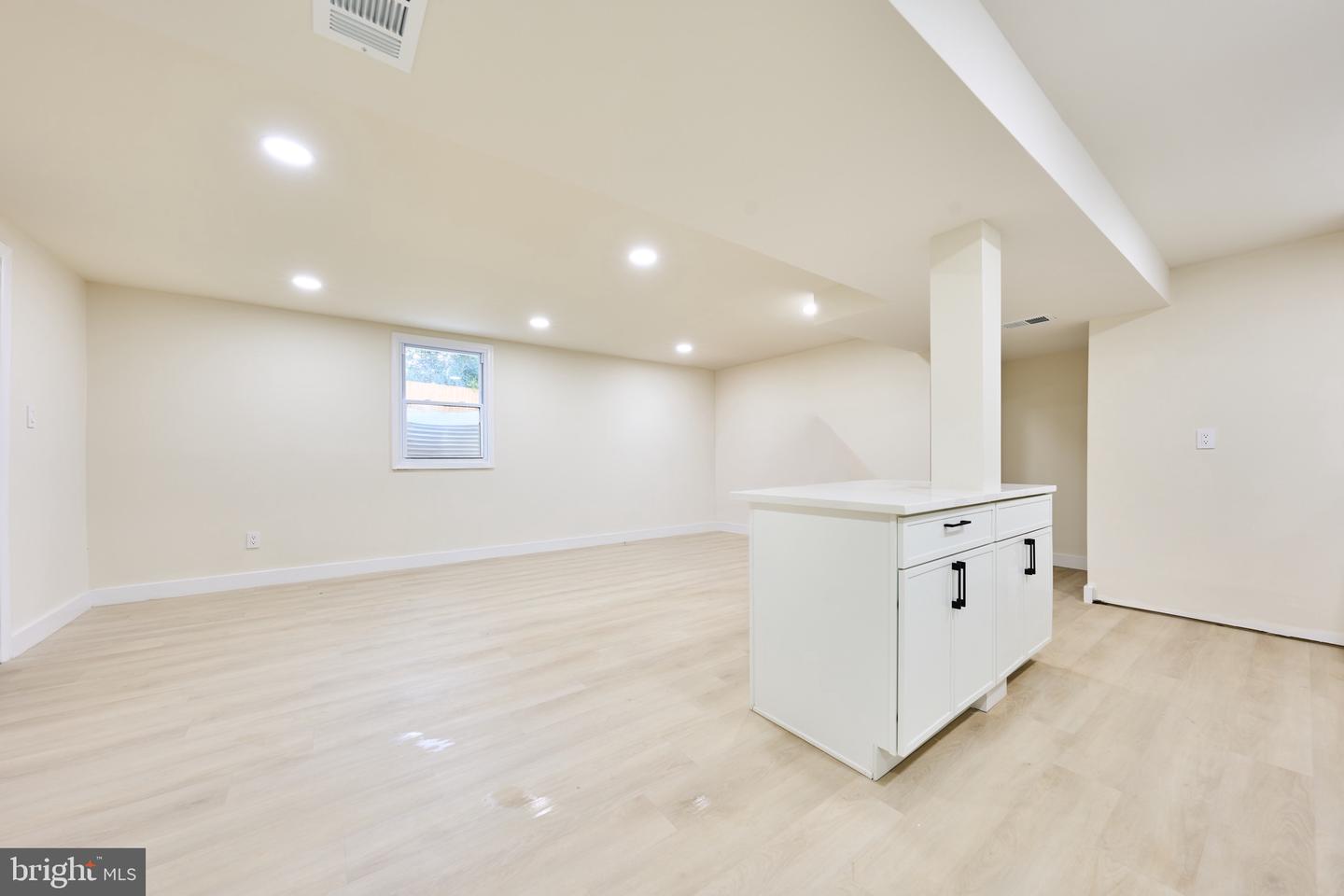 1904 LAMSON PL, MCLEAN, Virginia 22101, 6 Bedrooms Bedrooms, ,3 BathroomsBathrooms,Residential,For sale,1904 LAMSON PL,VAFX2292902 MLS # VAFX2292902 1904 LAMSON PL, MCLEAN, Virginia 22101, 6 Bedrooms Bedrooms, ,3 BathroomsBathrooms,Residential,For sale,1904 LAMSON PL,VAFX2292902 MLS # VAFX2292902