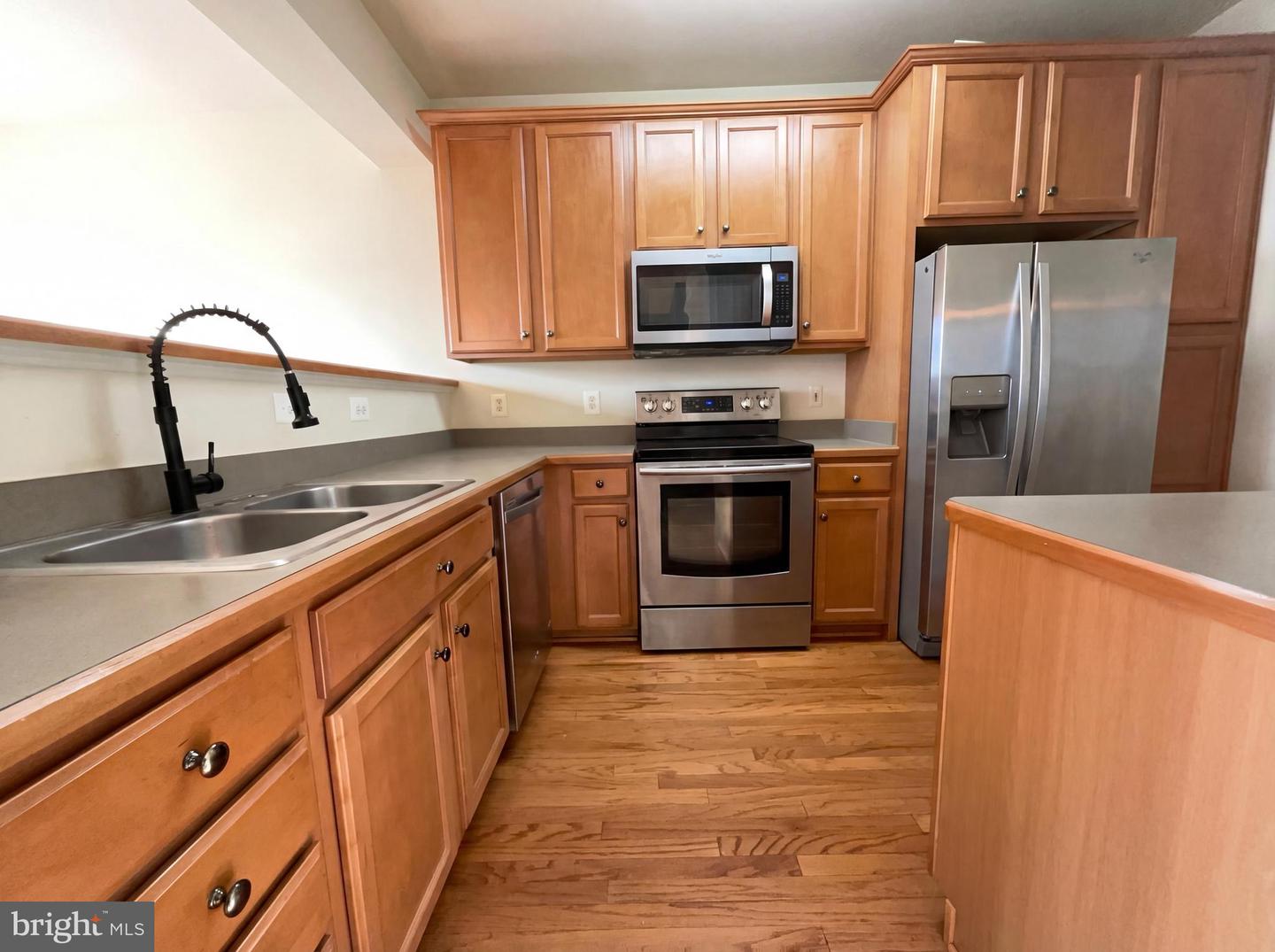 4177-B LOCHLEVEN TRL #1501B, FAIRFAX, Virginia 22030, 3 Bedrooms Bedrooms, ,2 BathroomsBathrooms,Residential,For sale,4177-B LOCHLEVEN TRL #1501B,VAFX2292906 MLS # VAFX2292906