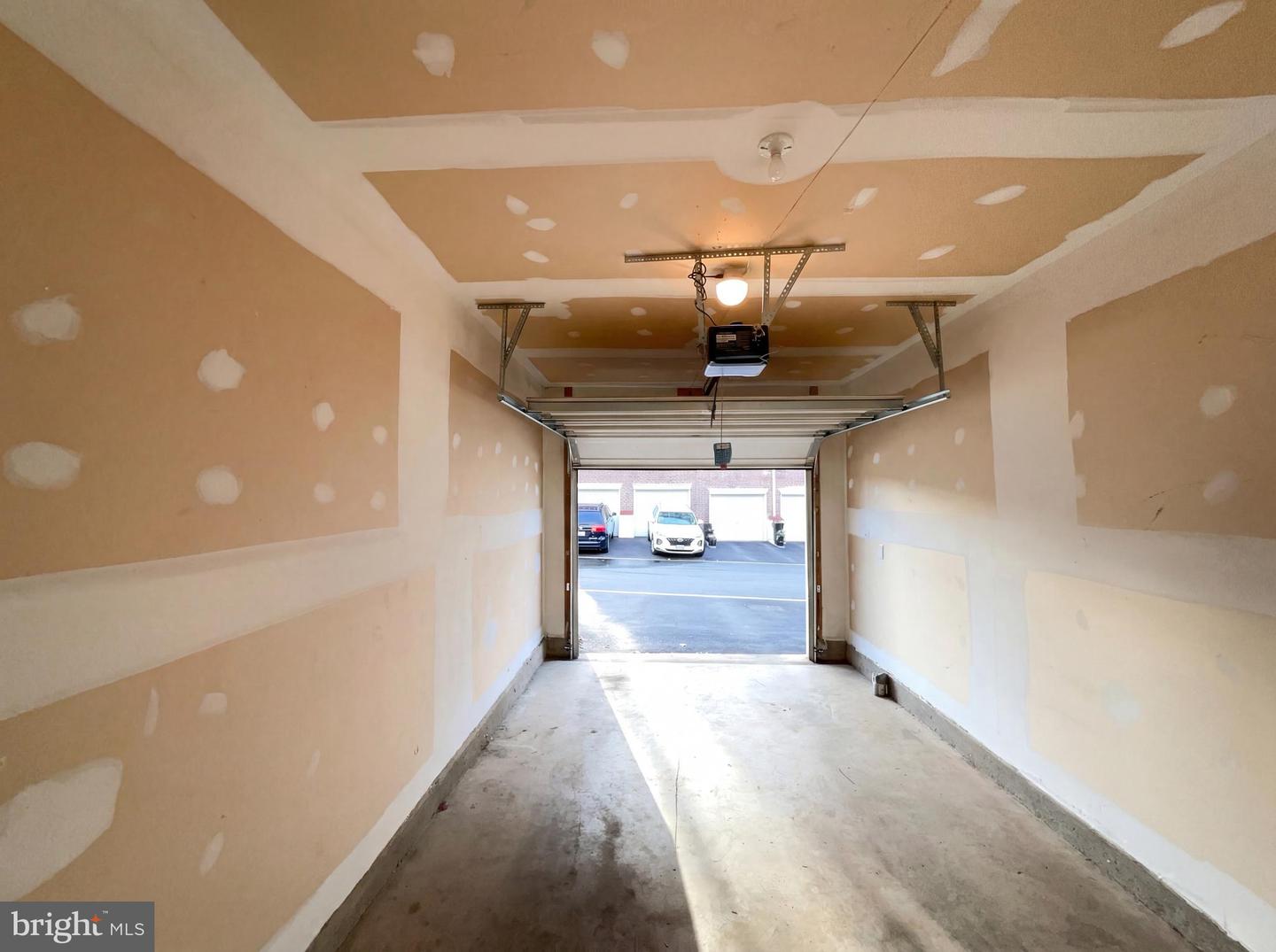 4177-B LOCHLEVEN TRL #1501B, FAIRFAX, Virginia 22030, 3 Bedrooms Bedrooms, ,2 BathroomsBathrooms,Residential,For sale,4177-B LOCHLEVEN TRL #1501B,VAFX2292906 MLS # VAFX2292906