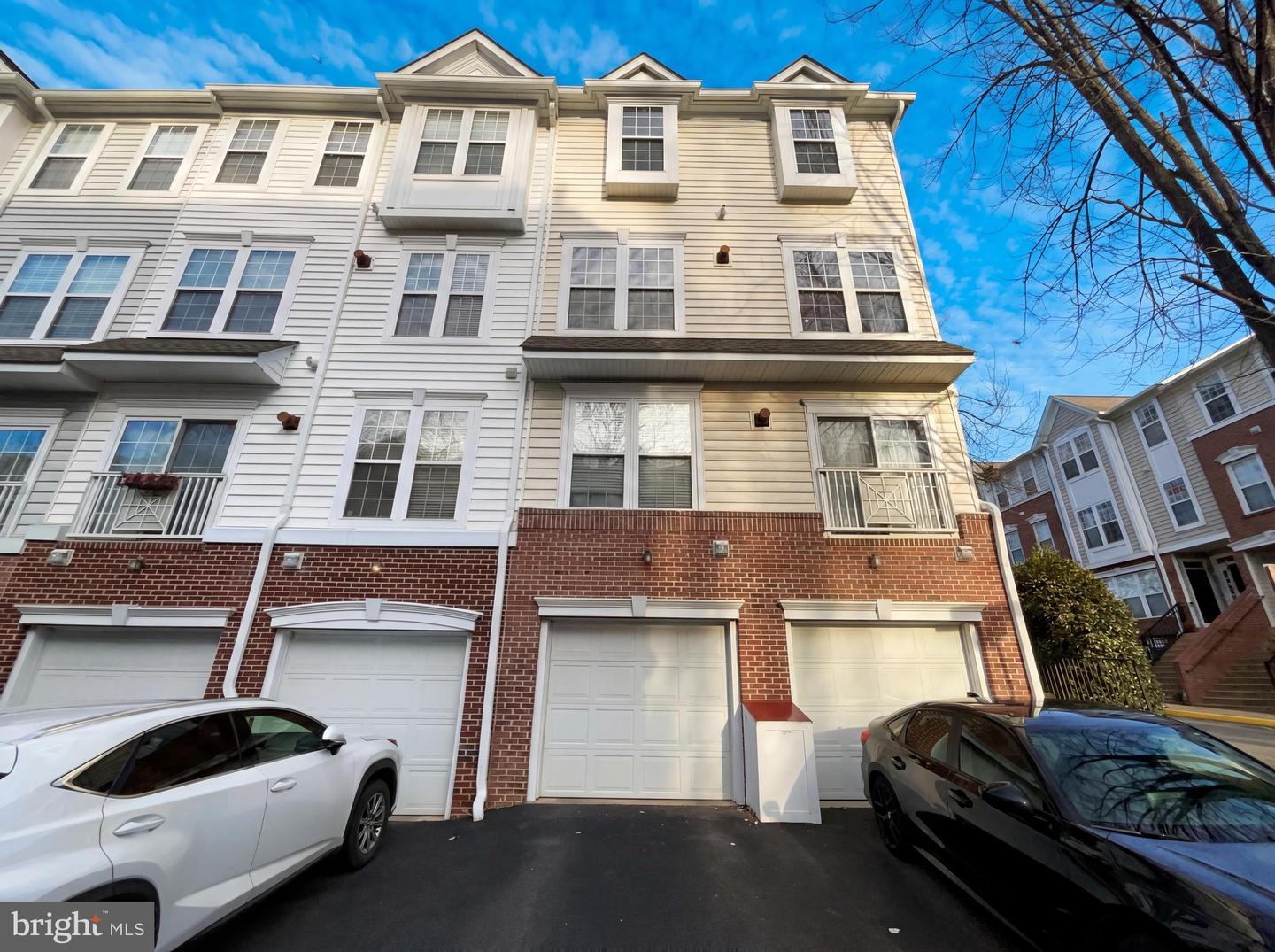 4177-B LOCHLEVEN TRL #1501B, FAIRFAX, Virginia 22030, 3 Bedrooms Bedrooms, ,2 BathroomsBathrooms,Residential,For sale,4177-B LOCHLEVEN TRL #1501B,VAFX2292906 MLS # VAFX2292906