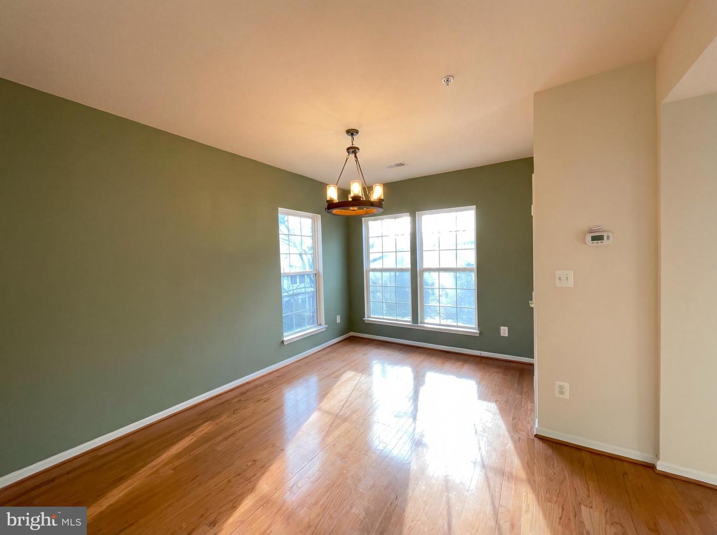 4177-B LOCHLEVEN TRL #1501B, FAIRFAX, Virginia 22030, 3 Bedrooms Bedrooms, ,2 BathroomsBathrooms,Residential,For sale,4177-B LOCHLEVEN TRL #1501B,VAFX2292906 MLS # VAFX2292906