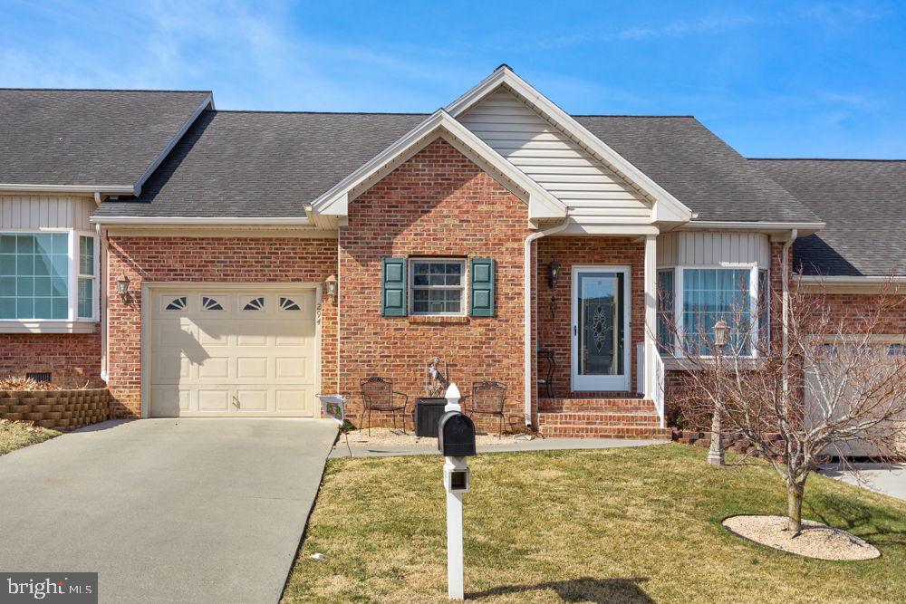 294 RIDGEWOOD AVE, BROADWAY, Virginia 22815, 4 Bedrooms Bedrooms, ,3 BathroomsBathrooms,Residential,For sale,294 RIDGEWOOD AVE,VARO2002862 MLS # VARO2002862