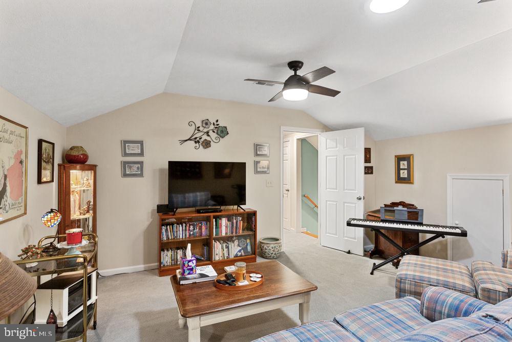 294 RIDGEWOOD AVE, BROADWAY, Virginia 22815, 4 Bedrooms Bedrooms, ,3 BathroomsBathrooms,Residential,For sale,294 RIDGEWOOD AVE,VARO2002862 MLS # VARO2002862