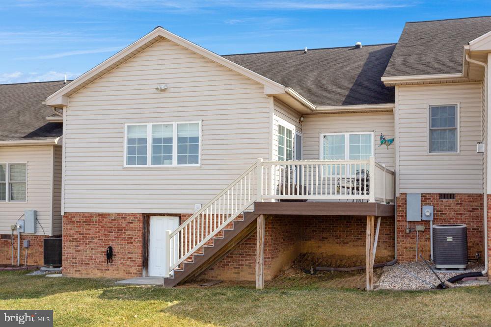 294 RIDGEWOOD AVE, BROADWAY, Virginia 22815, 4 Bedrooms Bedrooms, ,3 BathroomsBathrooms,Residential,For sale,294 RIDGEWOOD AVE,VARO2002862 MLS # VARO2002862