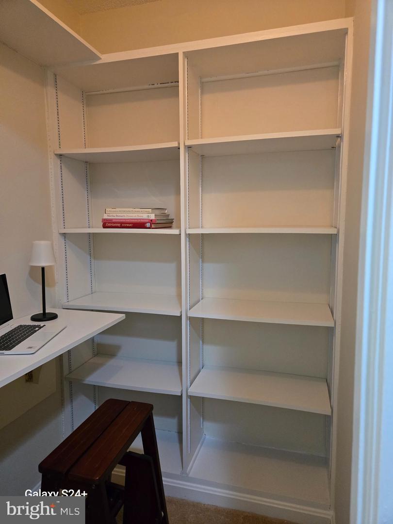 5904 MOUNT EAGLE DR #201, ALEXANDRIA, Virginia 22303, 2 Bedrooms Bedrooms, 8 Rooms Rooms,2 BathroomsBathrooms,Residential,For sale,5904 MOUNT EAGLE DR #201,VAFX2292932 MLS # VAFX2292932