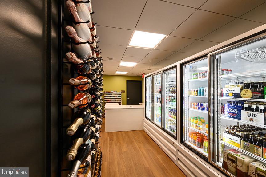 5904 MOUNT EAGLE DR #201, ALEXANDRIA, Virginia 22303, 2 Bedrooms Bedrooms, 8 Rooms Rooms,2 BathroomsBathrooms,Residential,For sale,5904 MOUNT EAGLE DR #201,VAFX2292932 MLS # VAFX2292932