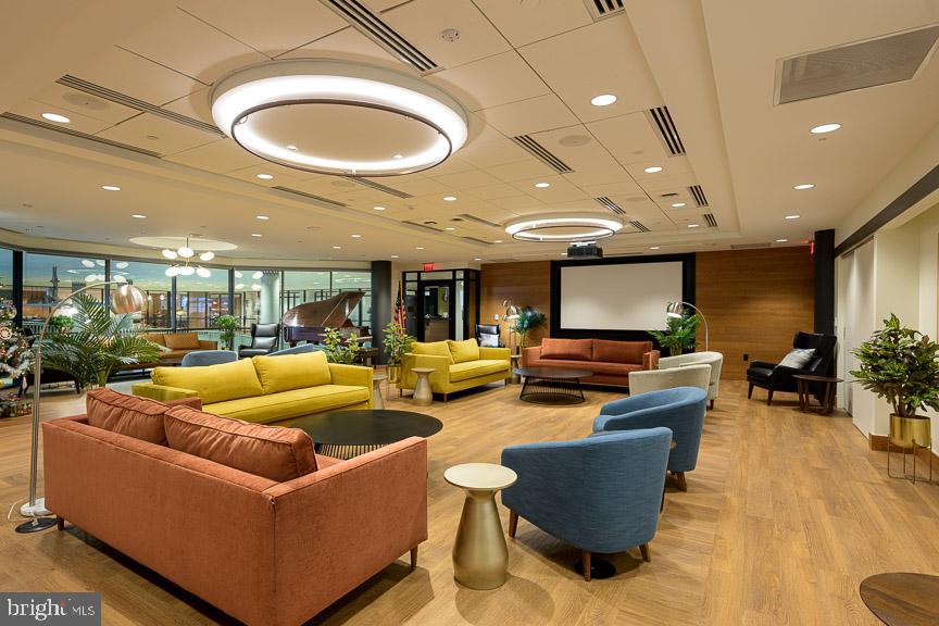 5904 MOUNT EAGLE DR #201, ALEXANDRIA, Virginia 22303, 2 Bedrooms Bedrooms, 8 Rooms Rooms,2 BathroomsBathrooms,Residential,For sale,5904 MOUNT EAGLE DR #201,VAFX2292932 MLS # VAFX2292932