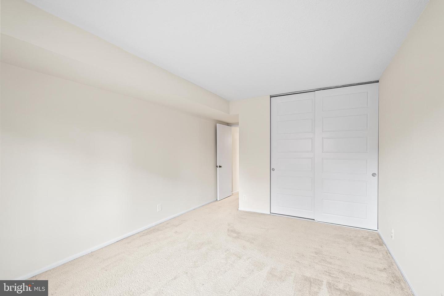 5904 MOUNT EAGLE DR #201, ALEXANDRIA, Virginia 22303, 2 Bedrooms Bedrooms, 8 Rooms Rooms,2 BathroomsBathrooms,Residential,For sale,5904 MOUNT EAGLE DR #201,VAFX2292932 MLS # VAFX2292932