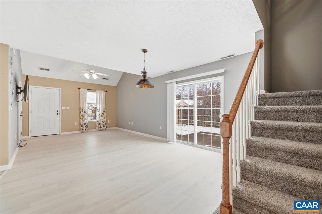 212 INGLECRESS RD, WAYNESBORO, Virginia 22980, 3 Bedrooms Bedrooms, ,2 BathroomsBathrooms,Residential,For sale,212 INGLECRESS RD,673714 MLS # 673714