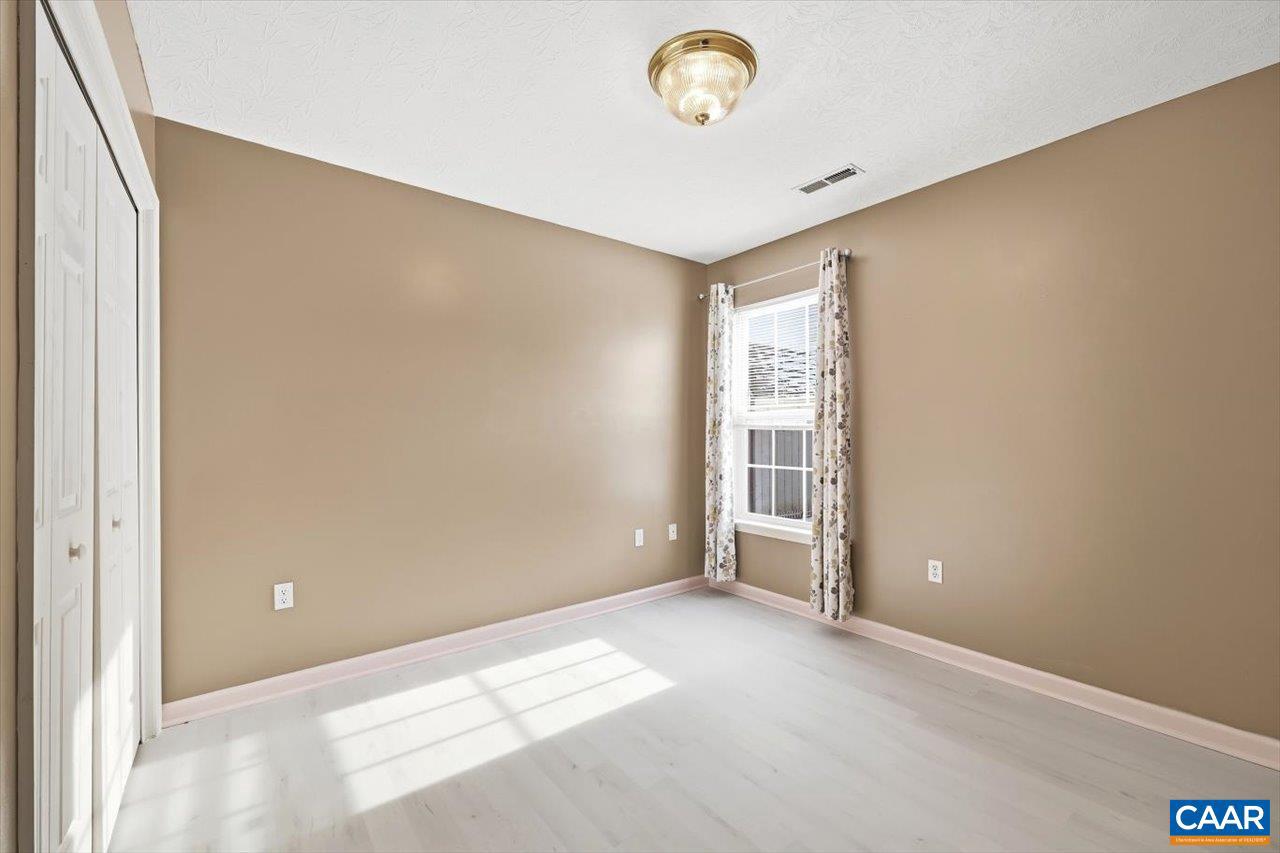 212 INGLECRESS RD, WAYNESBORO, Virginia 22980, 3 Bedrooms Bedrooms, ,2 BathroomsBathrooms,Residential,For sale,212 INGLECRESS RD,673714 MLS # 673714