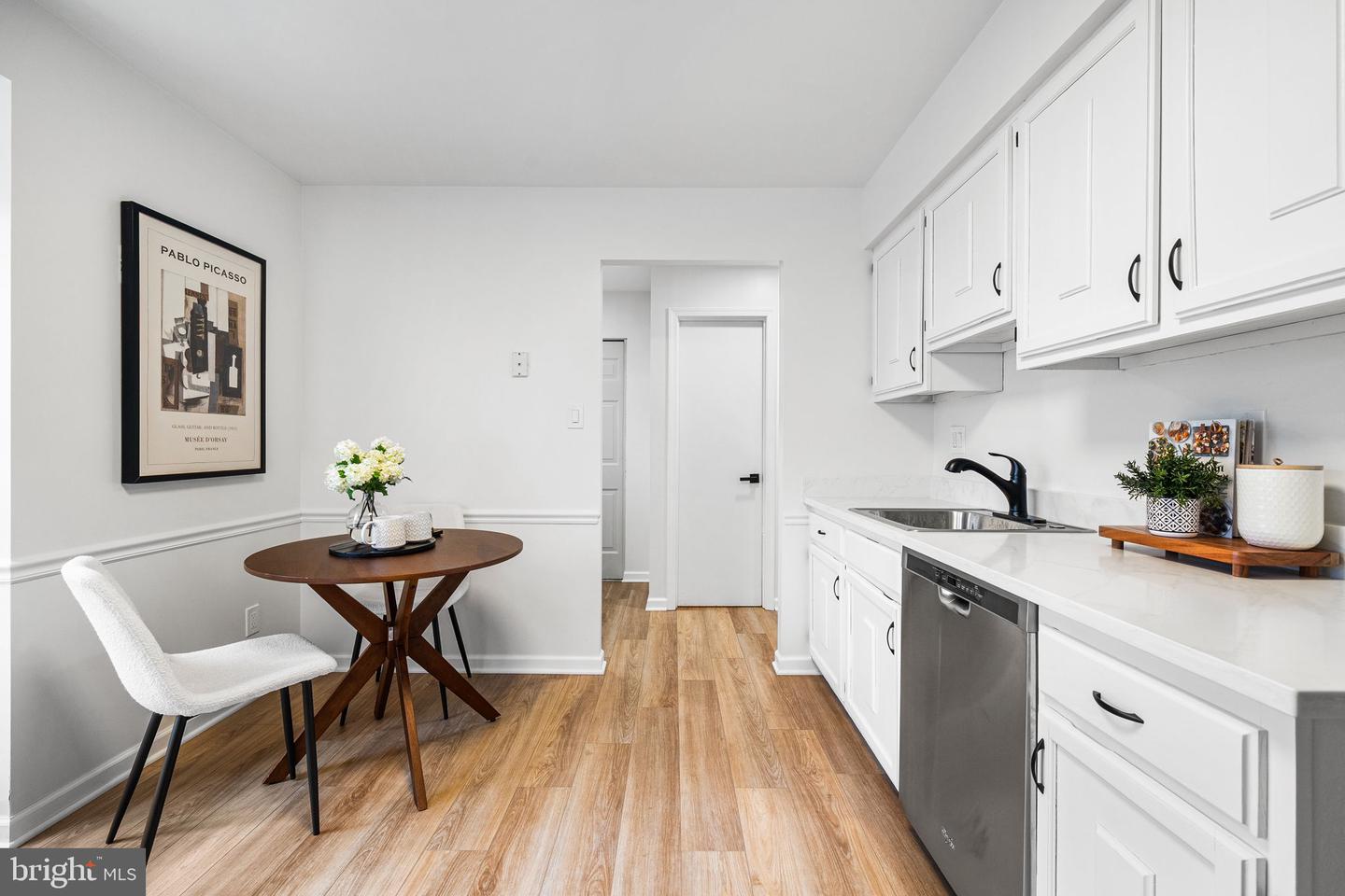 9611 SCOTCH HAVEN DR, VIENNA, Virginia 22181, 3 Bedrooms Bedrooms, ,3 BathroomsBathrooms,Residential,For sale,9611 SCOTCH HAVEN DR,VAFX2265296 MLS # VAFX2265296