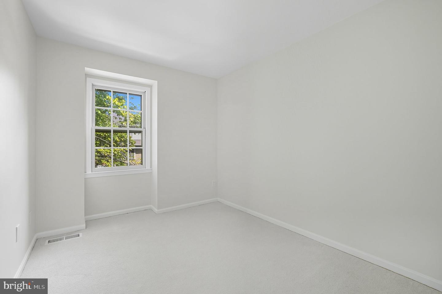 9611 SCOTCH HAVEN DR, VIENNA, Virginia 22181, 3 Bedrooms Bedrooms, ,3 BathroomsBathrooms,Residential,For sale,9611 SCOTCH HAVEN DR,VAFX2265296 MLS # VAFX2265296