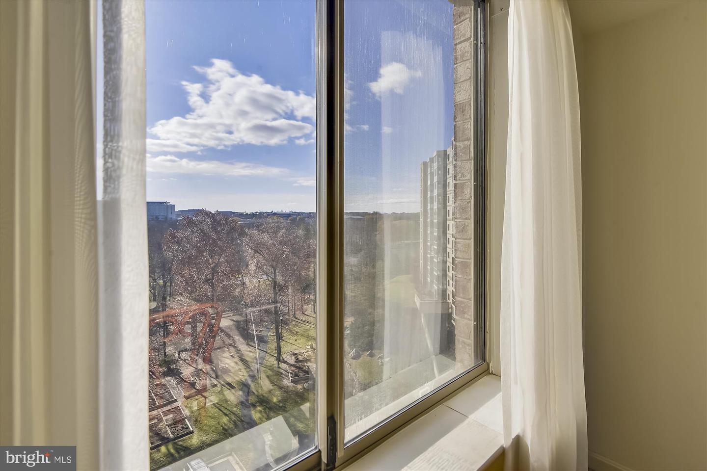 19385 CYPRESS RIDGE TER #920, LEESBURG, Virginia 20176, 3 Bedrooms Bedrooms, 9 Rooms Rooms,2 BathroomsBathrooms,Residential,For sale,19385 CYPRESS RIDGE TER #920,VALO2107774 MLS # VALO2107774