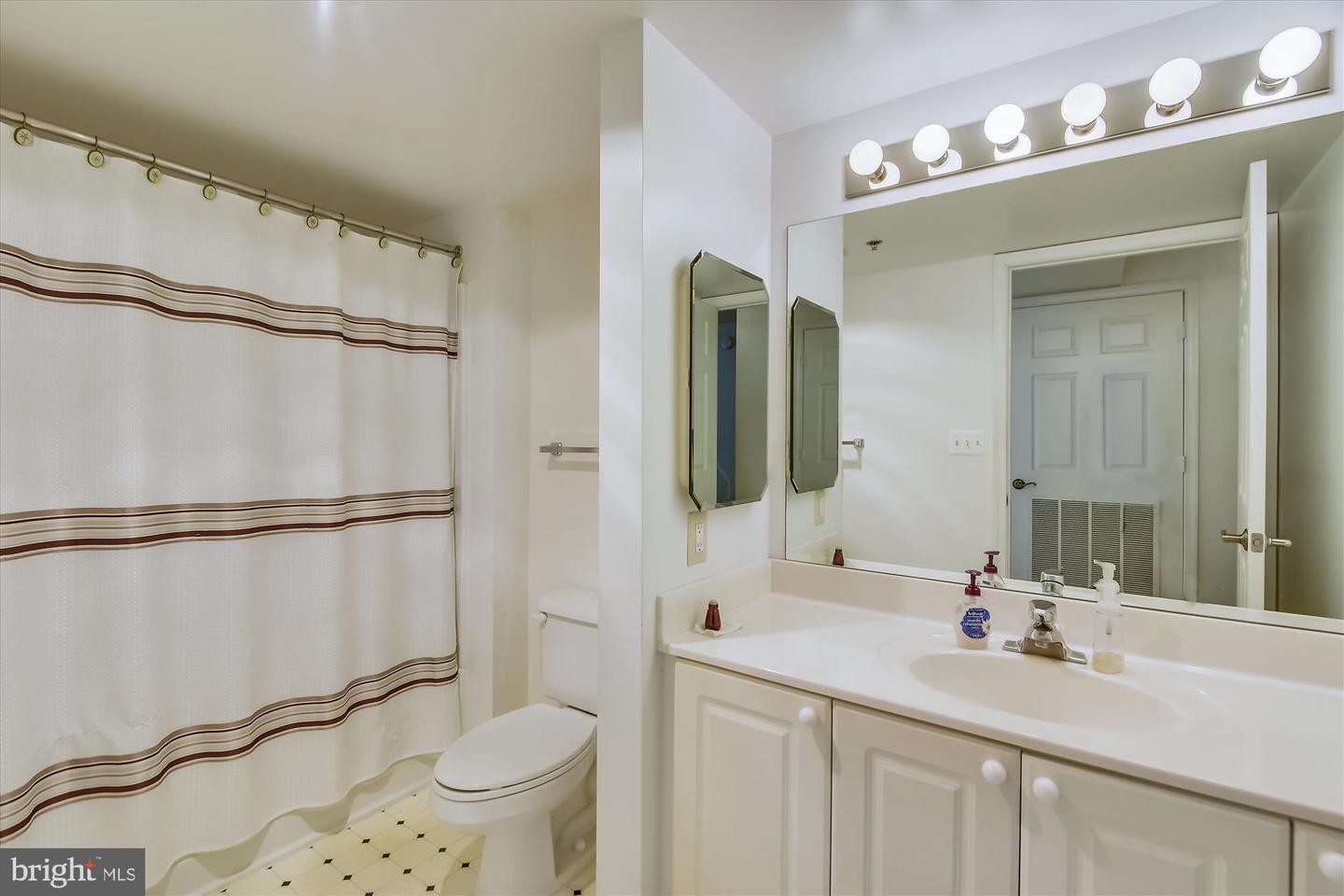 19385 CYPRESS RIDGE TER #920, LEESBURG, Virginia 20176, 3 Bedrooms Bedrooms, 9 Rooms Rooms,2 BathroomsBathrooms,Residential,For sale,19385 CYPRESS RIDGE TER #920,VALO2107774 MLS # VALO2107774