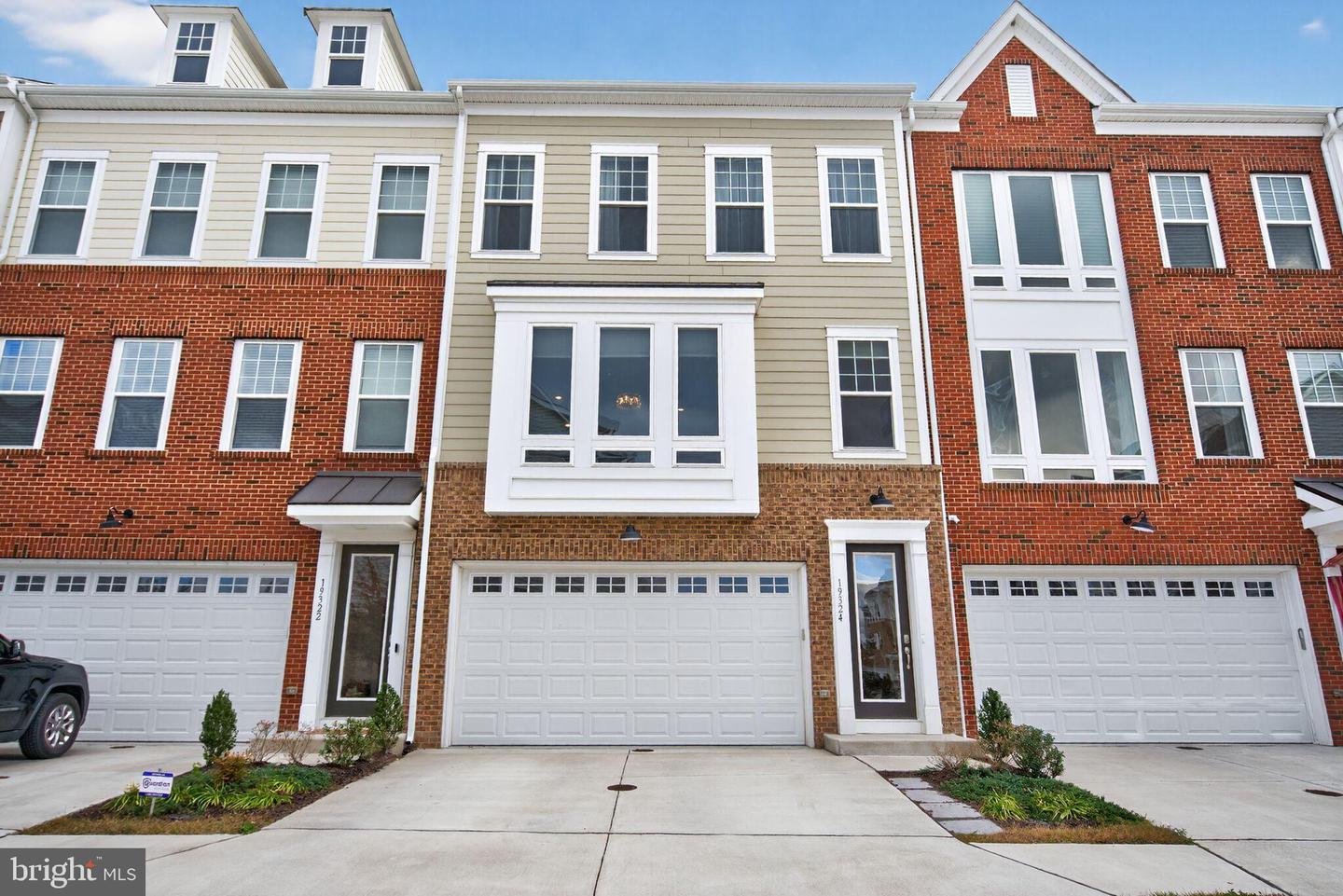 19324 BROOKWATER TER, LEESBURG, Virginia 20175, 4 Bedrooms Bedrooms, 8 Rooms Rooms,3 BathroomsBathrooms,Residential,For sale,19324 BROOKWATER TER,VALO2110016 MLS # VALO2110016