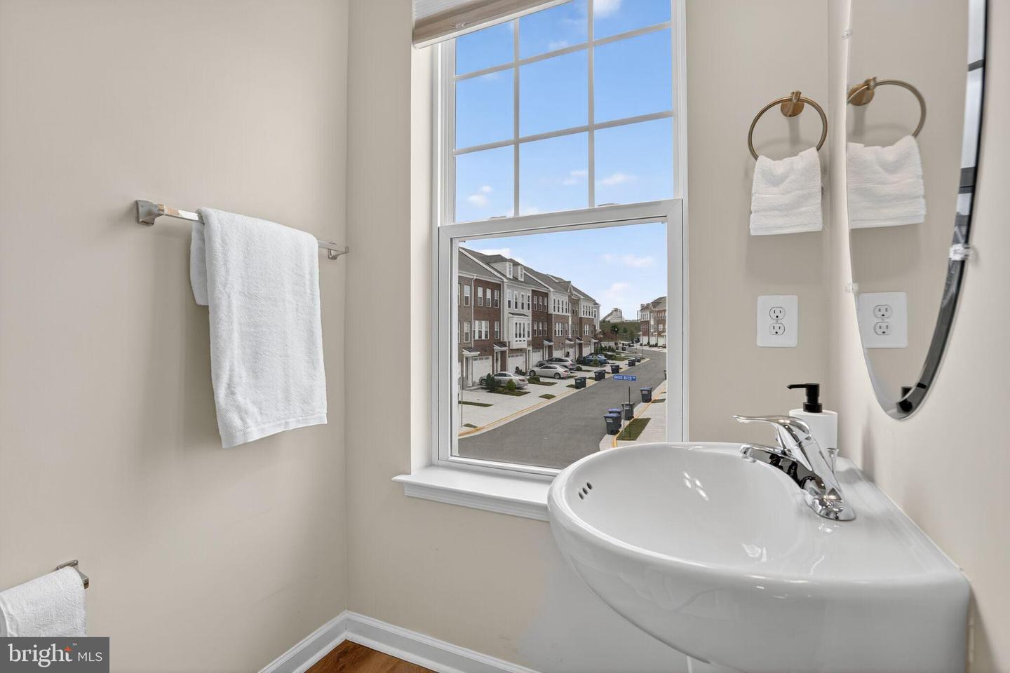 19324 BROOKWATER TER, LEESBURG, Virginia 20175, 4 Bedrooms Bedrooms, 8 Rooms Rooms,3 BathroomsBathrooms,Residential,For sale,19324 BROOKWATER TER,VALO2110016 MLS # VALO2110016