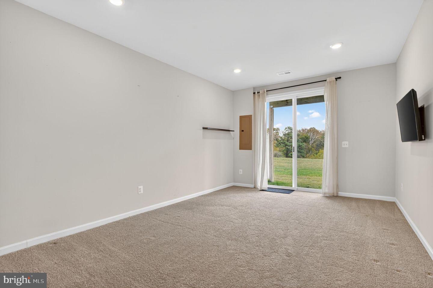 19324 BROOKWATER TER, LEESBURG, Virginia 20175, 4 Bedrooms Bedrooms, 8 Rooms Rooms,3 BathroomsBathrooms,Residential,For sale,19324 BROOKWATER TER,VALO2110016 MLS # VALO2110016