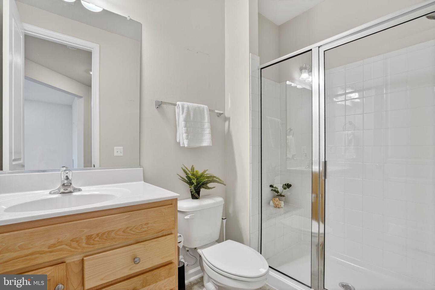 19324 BROOKWATER TER, LEESBURG, Virginia 20175, 4 Bedrooms Bedrooms, 8 Rooms Rooms,3 BathroomsBathrooms,Residential,For sale,19324 BROOKWATER TER,VALO2110016 MLS # VALO2110016