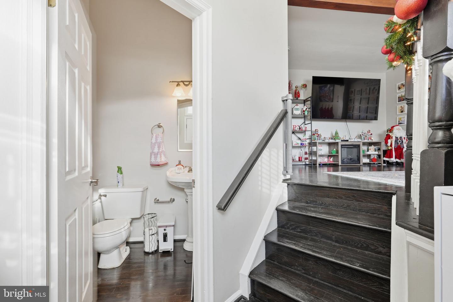 6311 BETSY ROSS CT, CENTREVILLE, Virginia 20121, 3 Bedrooms Bedrooms, ,2 BathroomsBathrooms,Residential,For sale,6311 BETSY ROSS CT,VAFX2279086 MLS # VAFX2279086