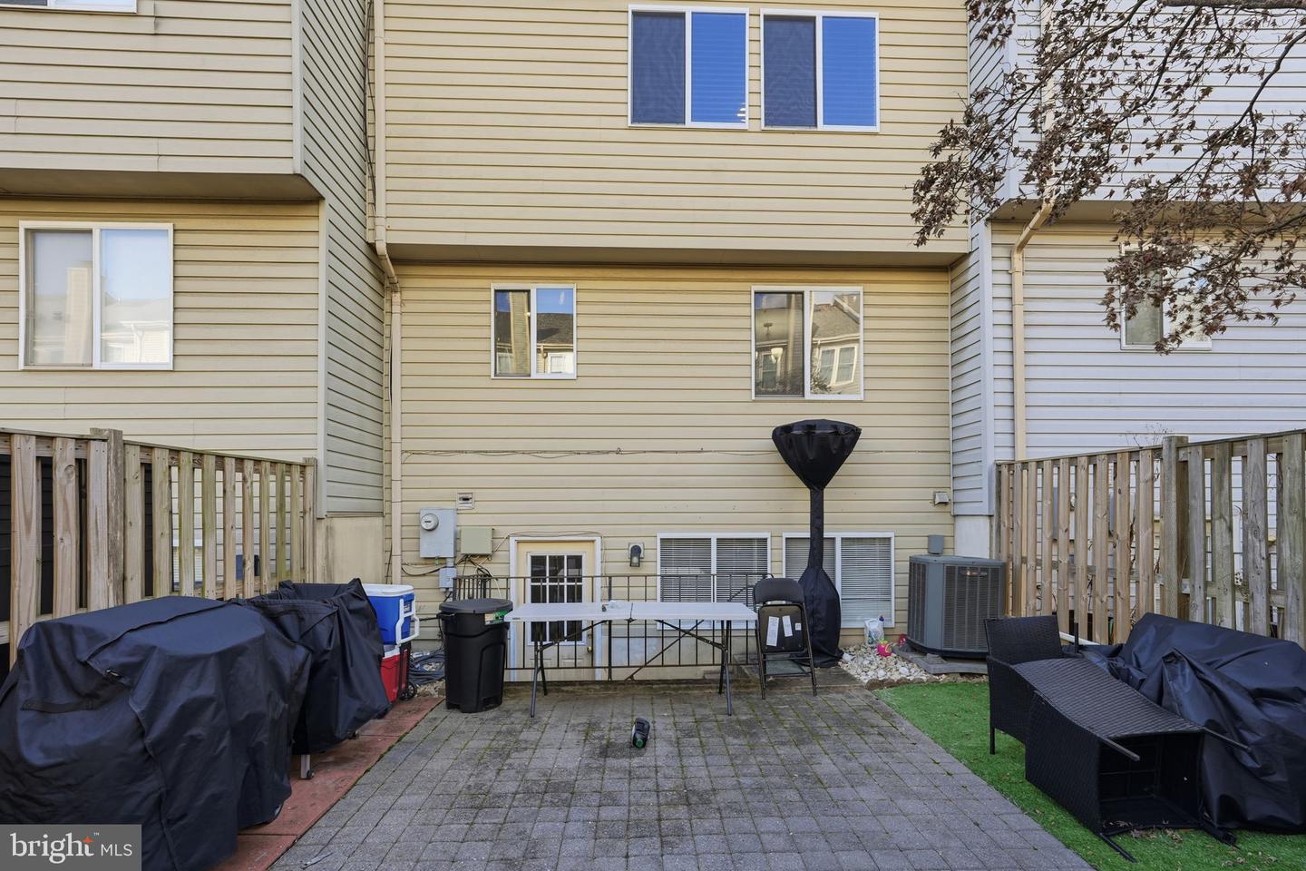 6311 BETSY ROSS CT, CENTREVILLE, Virginia 20121, 3 Bedrooms Bedrooms, ,2 BathroomsBathrooms,Residential,For sale,6311 BETSY ROSS CT,VAFX2279086 MLS # VAFX2279086