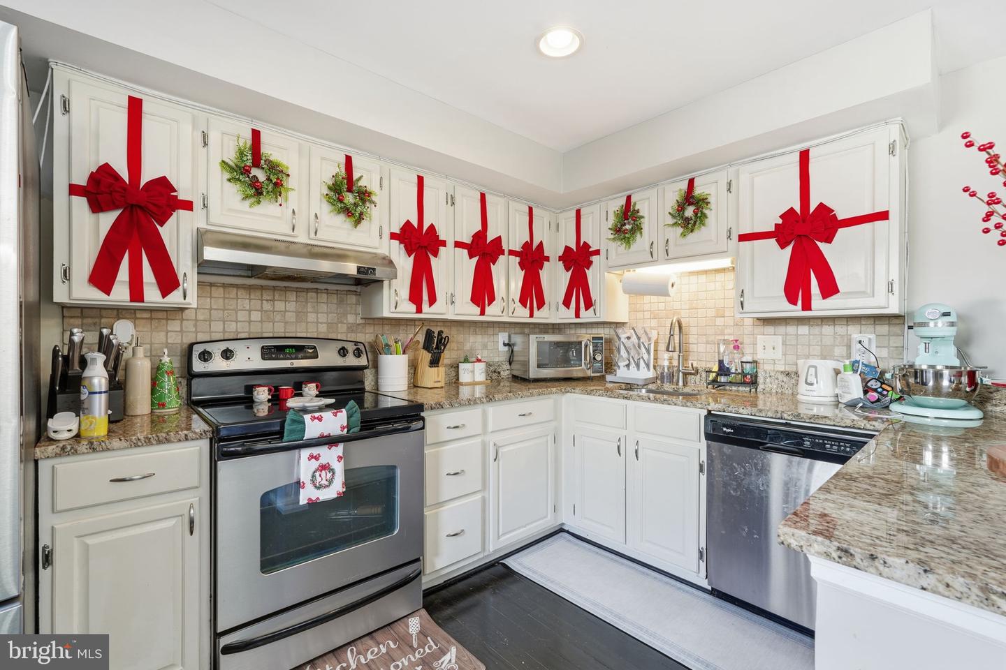 6311 BETSY ROSS CT, CENTREVILLE, Virginia 20121, 3 Bedrooms Bedrooms, ,2 BathroomsBathrooms,Residential,For sale,6311 BETSY ROSS CT,VAFX2279086 MLS # VAFX2279086