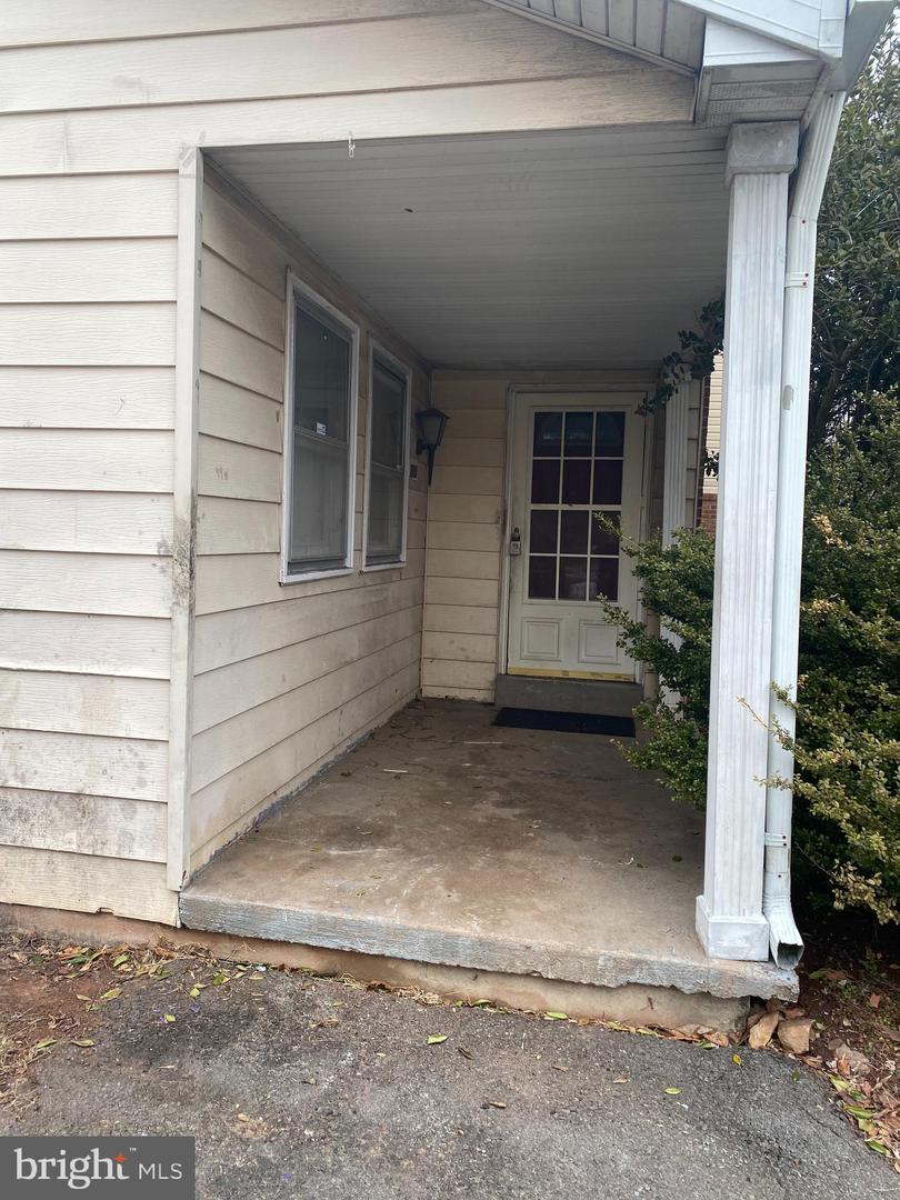 501 TAVENNER CT, STERLING, Virginia 20164, 4 Bedrooms Bedrooms, ,2 BathroomsBathrooms,Residential,For sale,501 TAVENNER CT,VALO2112206 MLS # VALO2112206