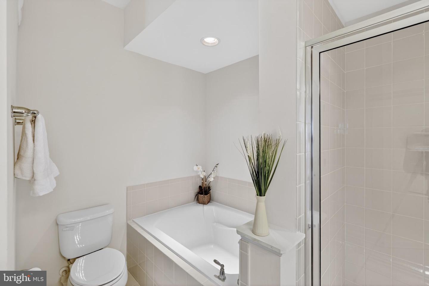 6932 KONA DR, GAINESVILLE, Virginia 20155, 3 Bedrooms Bedrooms, ,2 BathroomsBathrooms,Residential,For sale,6932 KONA DR,VAPW2109164 MLS # VAPW2109164