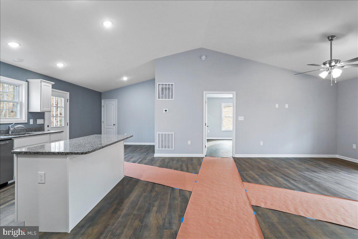 1200 OLD OAK LN, FRONT ROYAL, Virginia 22630, 3 Bedrooms Bedrooms, ,2 BathroomsBathrooms,Residential,For sale,1200 OLD OAK LN,VAWR2013024 MLS # VAWR2013024