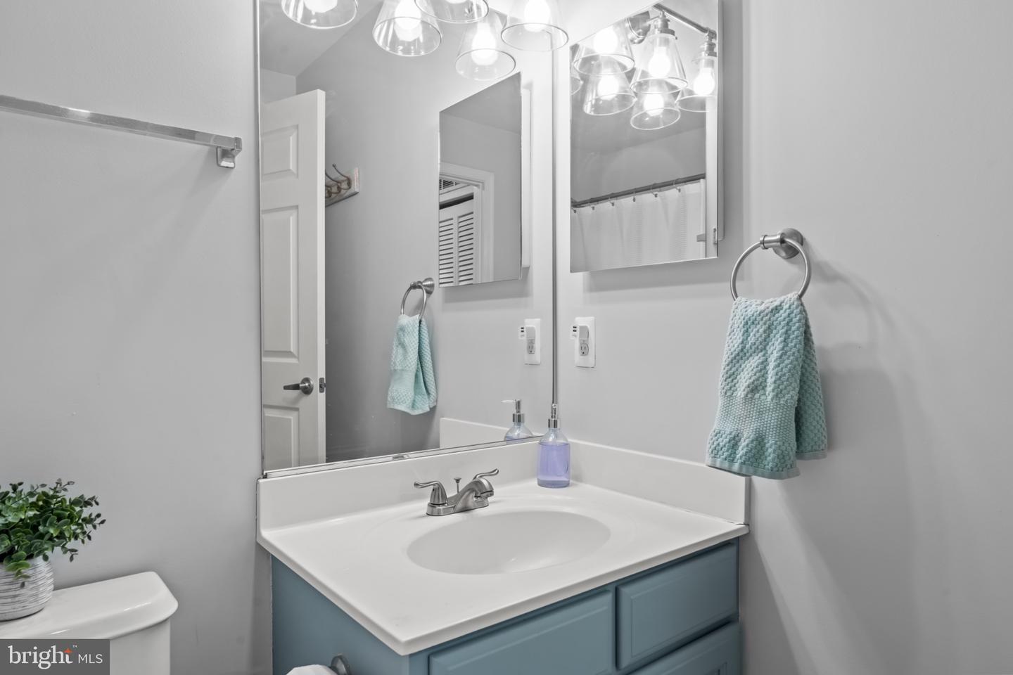 4920 BARBOUR DR #A, ALEXANDRIA, Virginia 22304, 2 Bedrooms Bedrooms, 9 Rooms Rooms,2 BathroomsBathrooms,Residential,For sale,4920 BARBOUR DR #A,VAAX2052942 MLS # VAAX2052942