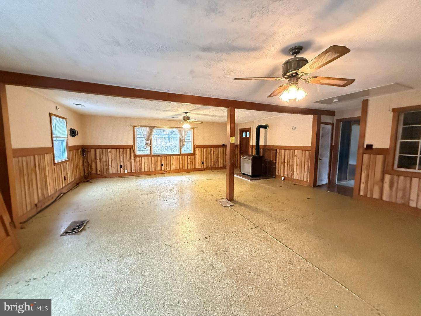 82 BROAD RUN RD, BENTONVILLE, Virginia 22610, 3 Bedrooms Bedrooms, ,2 BathroomsBathrooms,Residential,For sale,82 BROAD RUN RD,VAWR2013082 MLS # VAWR2013082