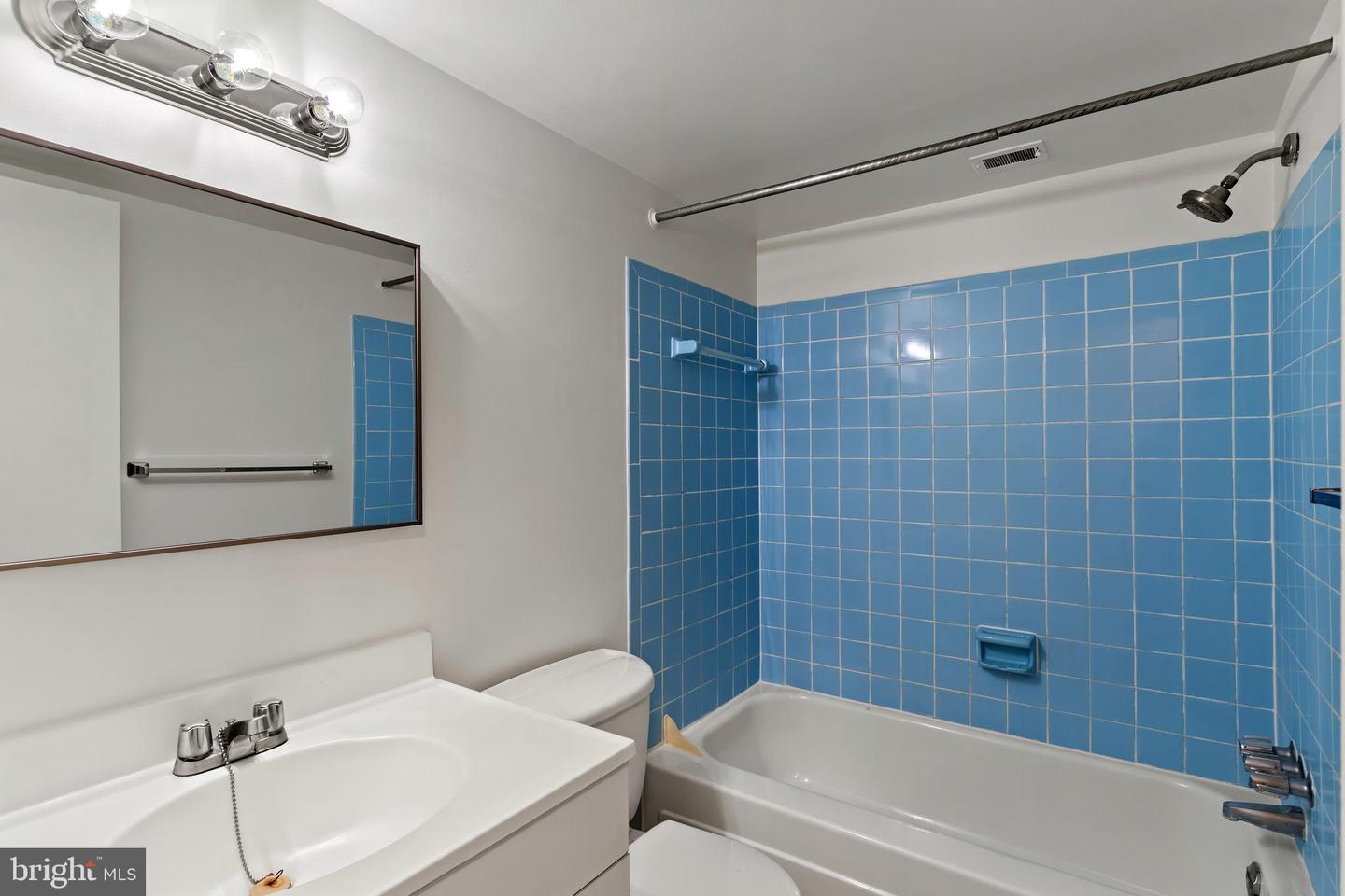 3362 WOODBURN RD #13, ANNANDALE, Virginia 22003, 3 Bedrooms Bedrooms, ,2 BathroomsBathrooms,Residential,For sale,3362 WOODBURN RD #13,VAFX2285204 MLS # VAFX2285204