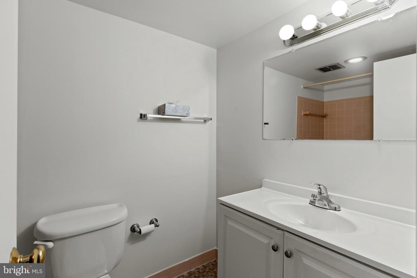 3362 WOODBURN RD #13, ANNANDALE, Virginia 22003, 3 Bedrooms Bedrooms, ,2 BathroomsBathrooms,Residential,For sale,3362 WOODBURN RD #13,VAFX2285204 MLS # VAFX2285204