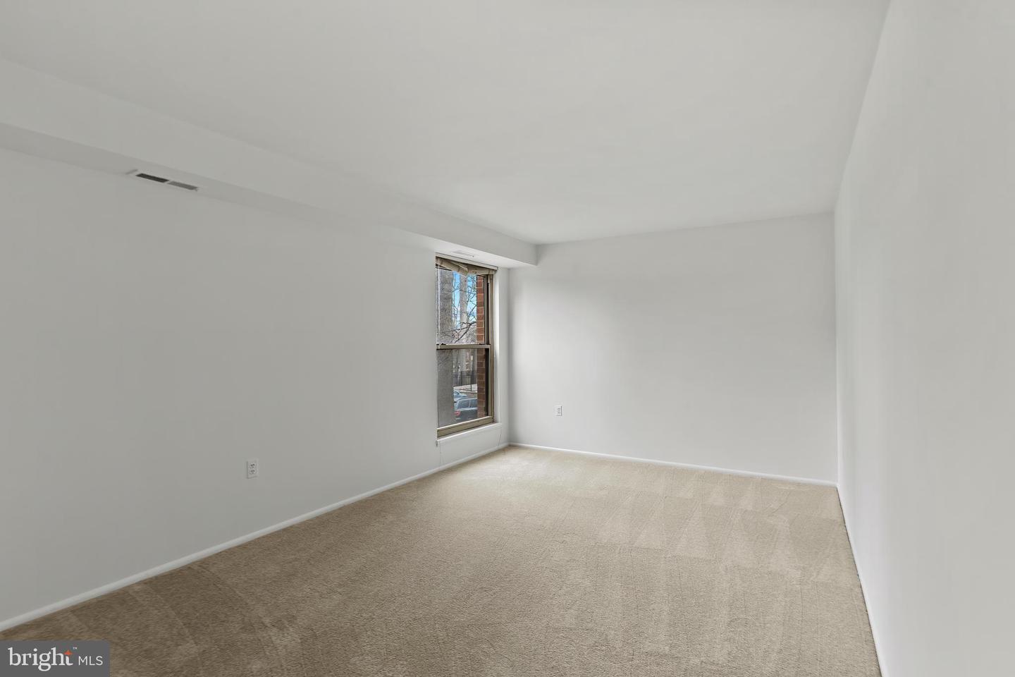 3362 WOODBURN RD #13, ANNANDALE, Virginia 22003, 3 Bedrooms Bedrooms, ,2 BathroomsBathrooms,Residential,For sale,3362 WOODBURN RD #13,VAFX2285204 MLS # VAFX2285204