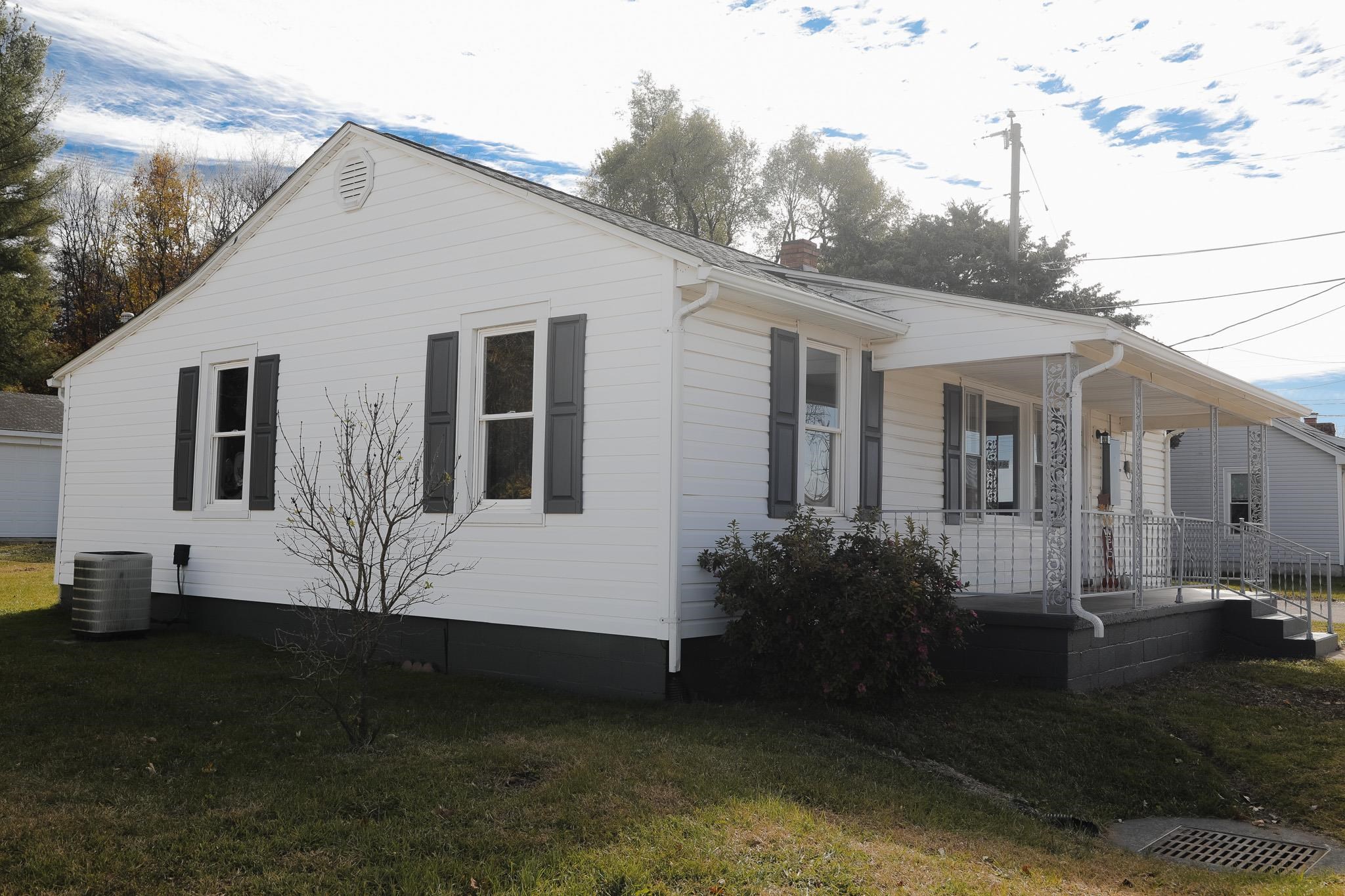 10 BRADLEY LN, WAYNESBORO, Virginia 22980, 2 Bedrooms Bedrooms, ,1 BathroomBathrooms,Residential,10 BRADLEY LN,670783 MLS # 670783