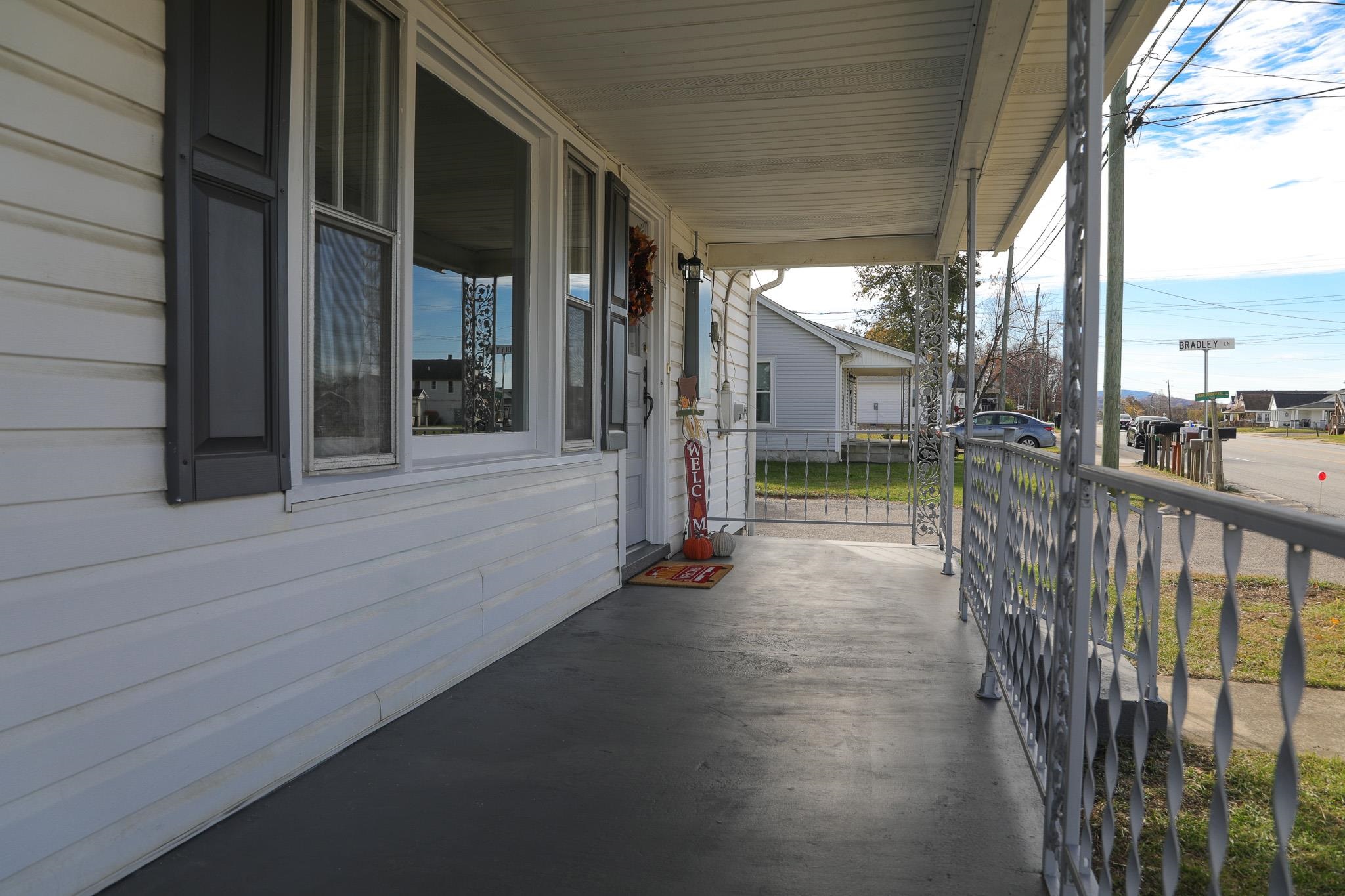 10 BRADLEY LN, WAYNESBORO, Virginia 22980, 2 Bedrooms Bedrooms, ,1 BathroomBathrooms,Residential,10 BRADLEY LN,670783 MLS # 670783