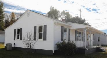 10 BRADLEY LN, WAYNESBORO, Virginia 22980, 2 Bedrooms Bedrooms, ,1 BathroomBathrooms,Residential,10 BRADLEY LN,670783 MLS # 670783