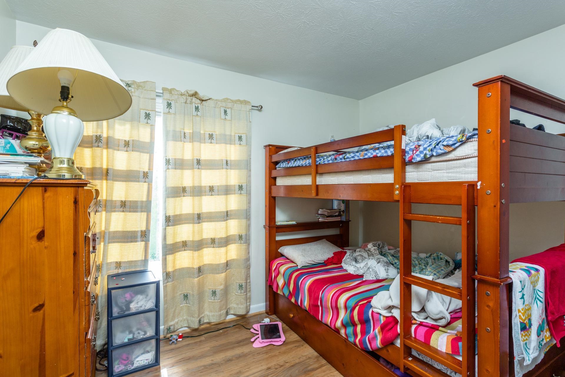 52 SOUTH AVE, HARRISONBURG, Virginia 22801, 4 Bedrooms Bedrooms, ,2 BathroomsBathrooms,Residential,Rare 4 Bedroom!,52 SOUTH AVE,673735 MLS # 673735